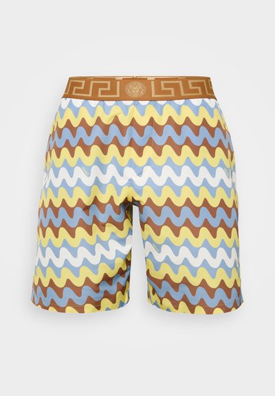 Calções de banho com um padrão ondulado em castanho, azul, amarelo e branco. Cintura elástica com um design decorativo de chave grega e detalhe do logótipo.