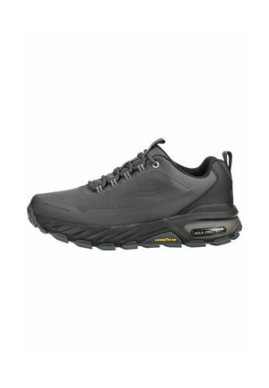 Schwarzer Skechers Sportschuh mit Schnürverschluss, atmungsaktivem Mesh-Obermaterial, Goodyear-Sohle und Max Protect Dämpfung an der Ferse.