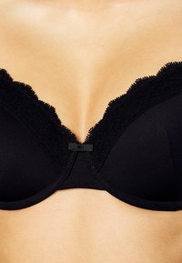 Marks & Spencer FULL CUP - Podprsenka s kosticemi - black
