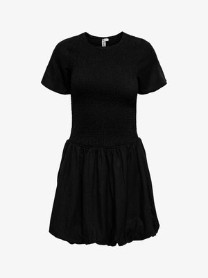 Vestido corto negro de manga corta con corpiño ajustado fruncido, escote redondo y falda evasé recogida con dobladillo ligeramente abombado.