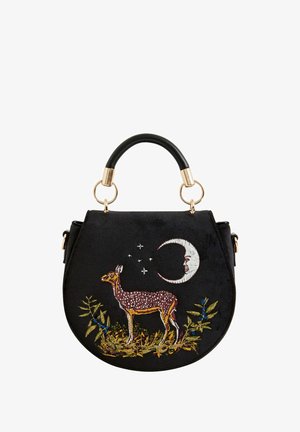 Sort rund håndtaske med en top håndtag. Udstyret med detaljeret broderi af en hjort, måne og løv. Glat tekstur, guld hardware accenter.