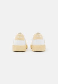 Veja URCA - Sapatilhas - white_butter