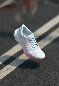 WAVE SKYRISE 6 - Bėgimo batai plentui - nantucket breeze/striking coral/bleached mauve