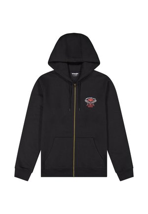 Musta vetoketjullinen huppari etutaskuilla, kiristysnyörillä varustettu huppu, kullanvärinen vetoketju sekä pieni punainen ja valkoinen Wrangler-logo vasemmassa rinnassa.