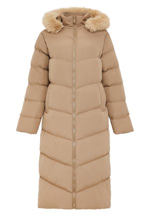 Cappotto imbottito marrone con cuciture a zig-zag, chiusura con zip e cappuccio in pelliccia sintetica. Presenta maniche lunghe e lunghezza fino al polpaccio. Texture liscia.