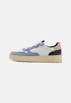 Baskets basses - light blue