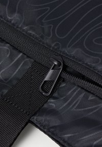 Thumbnail Image 4