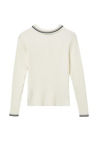 Rippender weißer Pullover mit figurnahem Schnitt, ausgestattet mit einem schwarz-weißen gestreiften Kragen und Bündchen. Lange Ärmel und keine sichtbaren Verschlüsse.