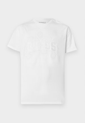 T-shirt bianca in cotone con logo in rilievo e lucido. Girocollo classico e maniche corte, con vestibilità ampia.