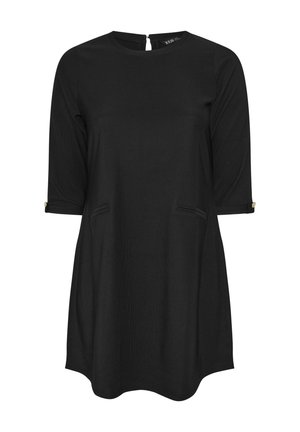 Vestido negro de tela suave, con escote redondeado, mangas de tres cuartos y dos bolsillos frontales con sutiles acentos dorados.
