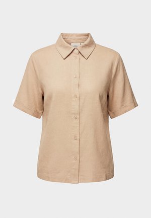 Μπεζ κοντομάνικο πουκάμισο με κουμπιά, μυτερό γιακά, κουμπιά μπροστά και ίσια άκρη, απεικονίζεται σε λευκό φόντο.