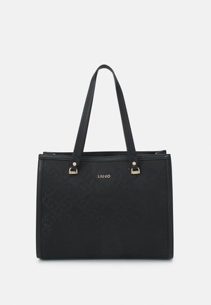 Sort rektangulær tote taske med dobbelte håndtag, subtilt mønstret tekstur og lille gyldent "LIU JO" logo på frontens midte.