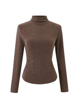 Haut marron à manches longues, ajusté, avec un col montant et un léger froncé à la taille, présenté sur un fond blanc.