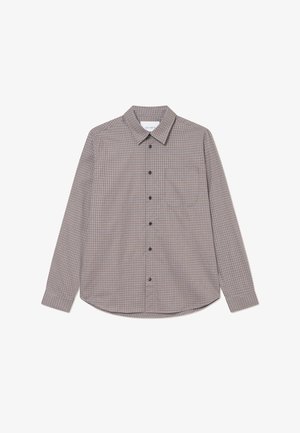 Langärmliges Hemd mit Knopfverschluss im braun-beigen Karomuster. Verfügt über einen Kragen, eine Brusttasche und schwarze Knöpfe entlang der Vorderseite.