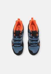 adidas Performance AX2R HIKING SHOES - Fjellsko - steel/grey three/impact orange
