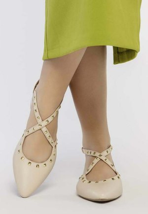 Gioseppo CON PUNTA FINA Y DETALLE DE TACHAS - Bailarinas con hebilla - beig
