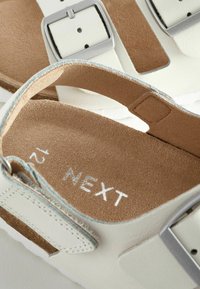 Next TWO  - Sandaler - white leather