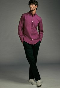 Next BUTTON DOWN OXFORD FIT - REGULAR FIT - Majica - magenta purple