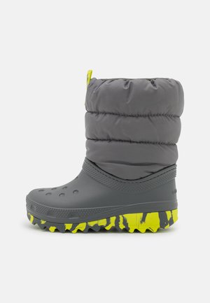 Crocs, CLASSIC NEO PUFF UNISEX - Śniegowce