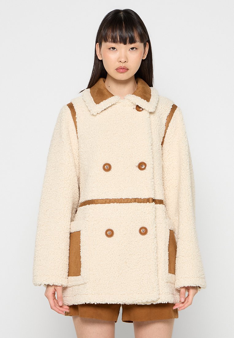 STAND STUDIO Halflange jas crème