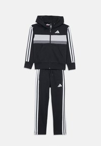 Δεν επιλέχθηκε, black/white/grey two