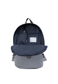 Pick & Pack SHARK SHAPE M - Backpack - GREY