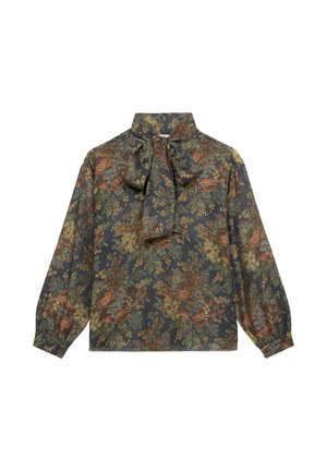 Blouse florale en bleu marine foncé avec de longues manches bouffantes, un col haut et un nœud sur le devant. Présente un motif floral détaillé dans des couleurs chaudes.