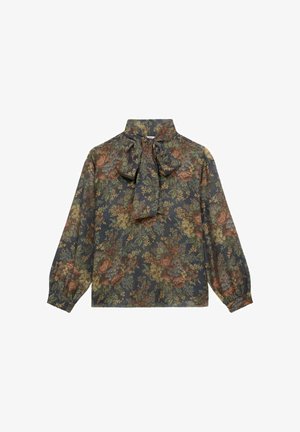 Floral blouse in donker marineblauw met lange poffende mouwen, een hoge hals en een strik aan de voorkant. Voorzien van een gedetailleerd bloemmotief in warme kleuren.