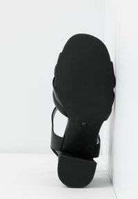 Zign Sandály na vysokém podpatku - black