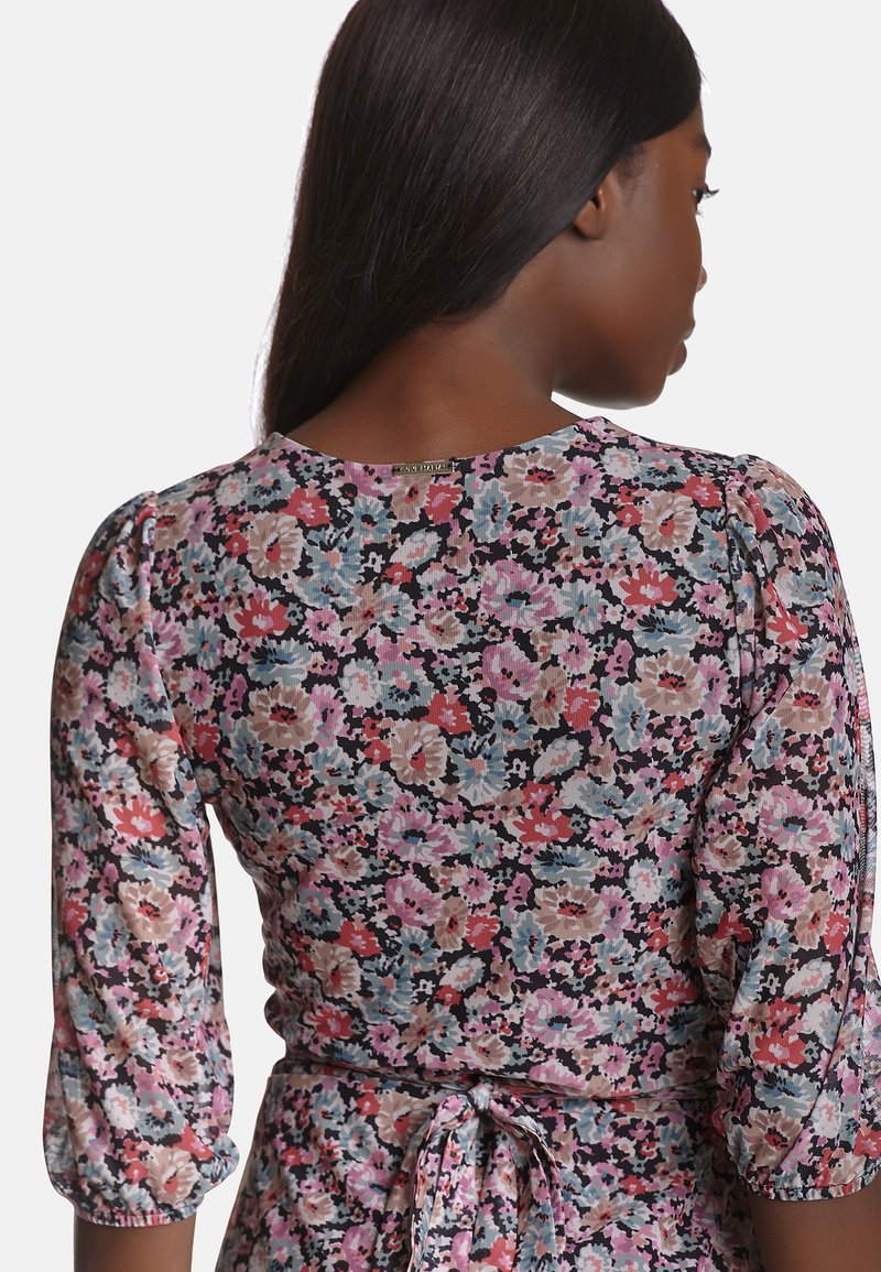 Damen Freizeitkleider | Vive Maria Freizeitkleid flower allover/rosa - AW84293 Damen Freizeitkleider | Vive Maria Freizeitkleid flower allover/rosa - AW84293