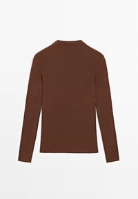 Unselected, dark brown