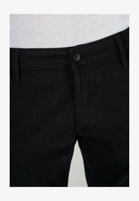 Unselected, 120 diamond black
