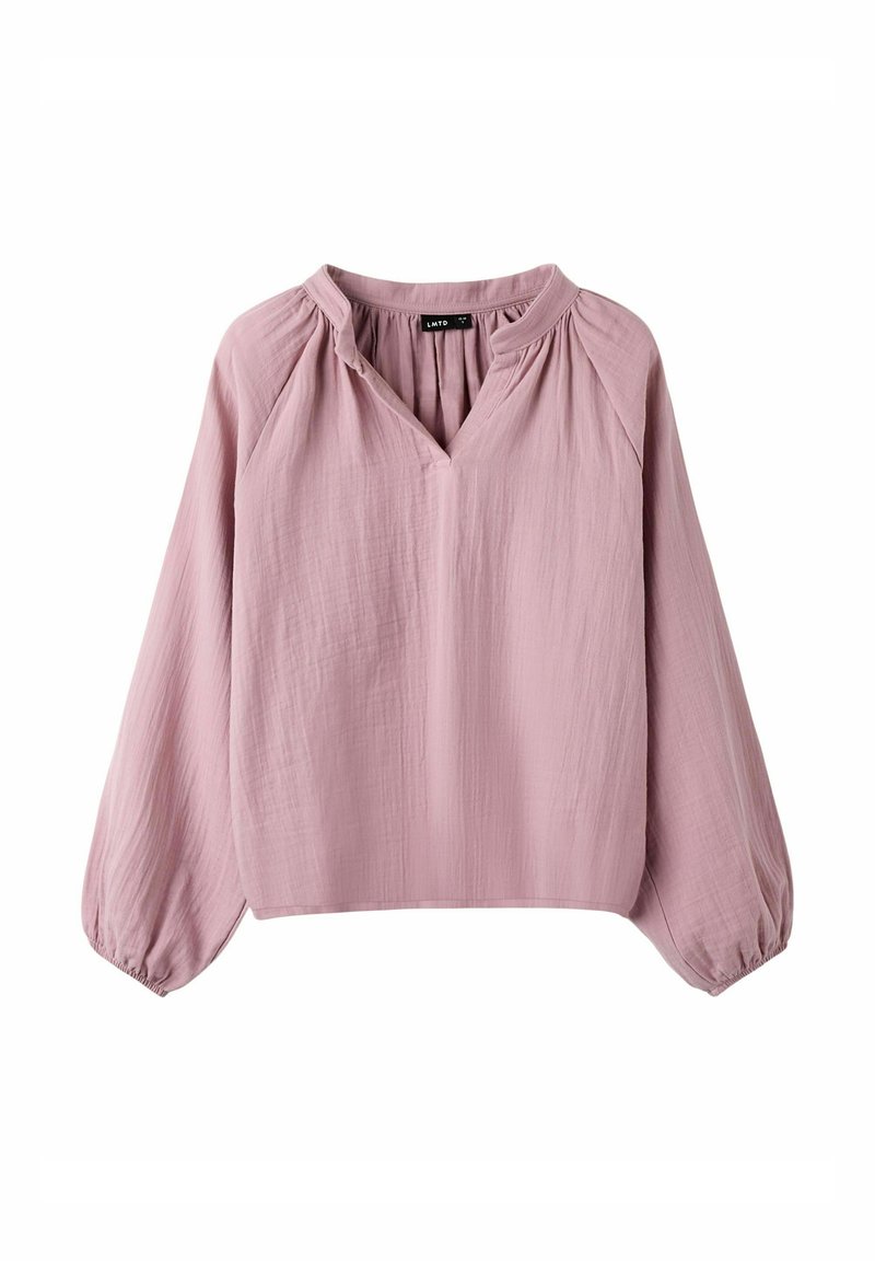 Pikkade varrukatega heleroosa pluus V-kaelusega, õlgadel kogutud detailid ja elastsed mansetid; tehtud tekstuurse, kergest kangast.