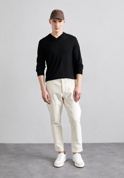 NN.07 SERGIO V NECK - Maglione - black