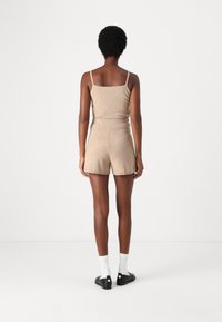 pure cashmere Shorts - camel