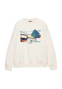 Crèmekleurige sweatshirt met lange mouwen en een ronde halslijn. Voorzijde voorzien van een kleurrijke grafische print van gebouwen en een boom.
