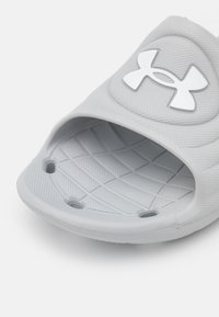 Under Armour LOCKER IV - Chanclas de baño - grey