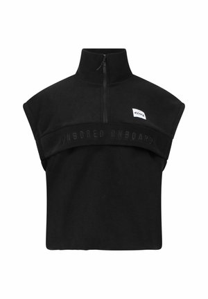 Schwarzer Fleece-Pullover mit hohem Kragen, halbem Reißverschluss und kurzen Ärmeln. Mit gesticktem "UNBORED ONBOARD"-Text auf der Vorderseite.