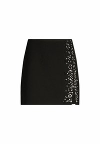 Schwarzer Minirock mit tailliertem Design. Verfügt über funkelnde silberne Verzierungen auf einer Seite, die Textur und visuelles Interesse hinzufügen.