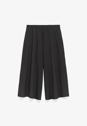 Czarne szerokie spódnico-spodnie z elastycznym paskiem w talii, z delikatnym pionowym wzorem w paski i lekkim, teksturowanym materiałem.