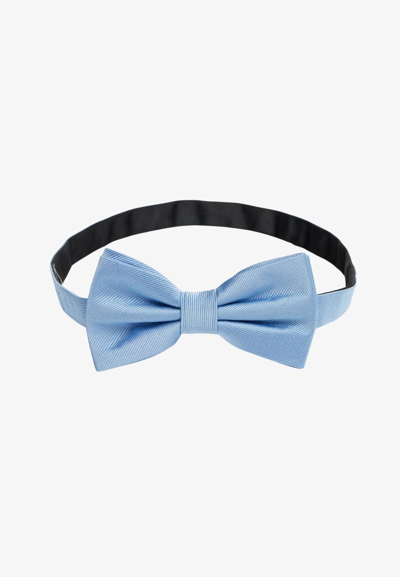 Ljusblå satängfluga med svart justerbar nackrem, visad mot en vit bakgrund.