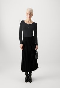 ONLY Petite ONLLIVE LOVE PLACKET - Topper langermet - black