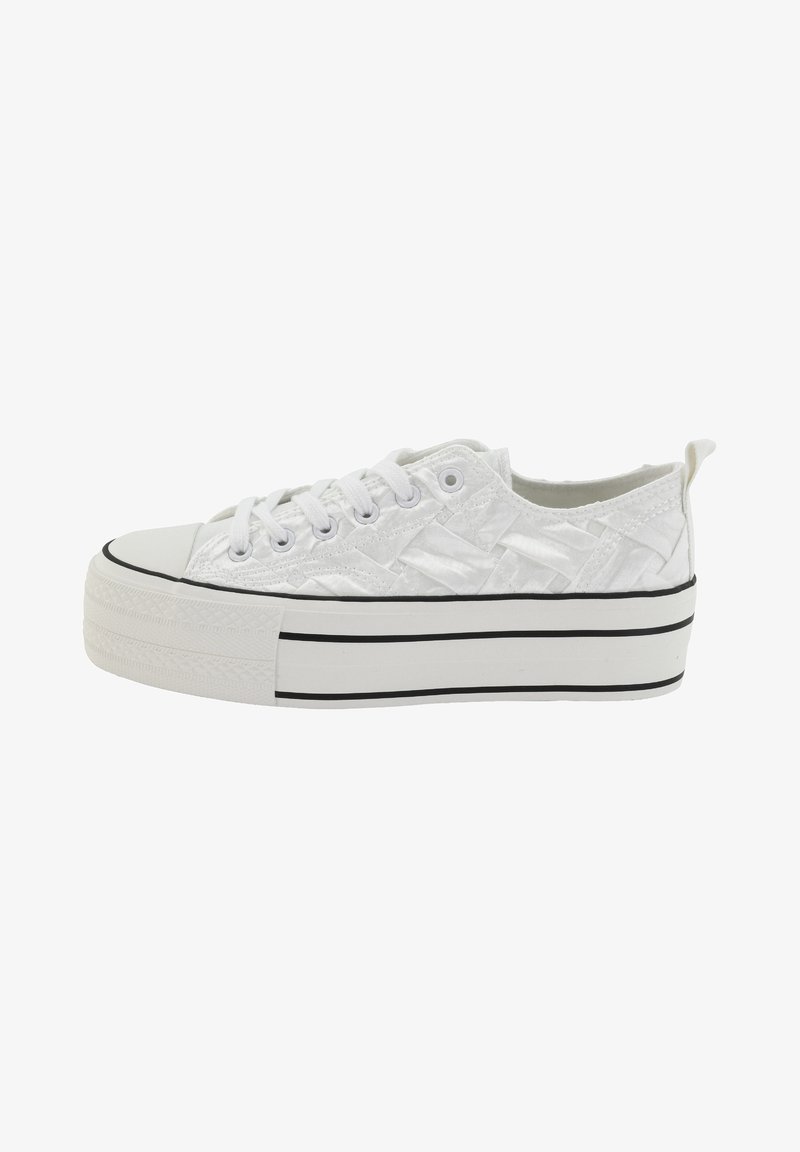 Sneakers platform bianchi con un design tessuto intrecciato, suola a strisce nere e stile tradizionale con lacci. Presentano una linguetta sul tallone.