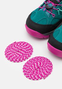 CMP KIDS RIGEL MID TREKKING SHOES WP UNISEX - Pohodniški čevlji - lake/pink fluo