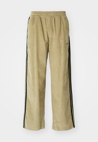 Unselected, orbit green/black