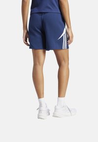 adidas Performance ADIDAS PERFORMANCE TIRO 24 SWEAT SHORTS - Kurze Sporthose - blauweiss