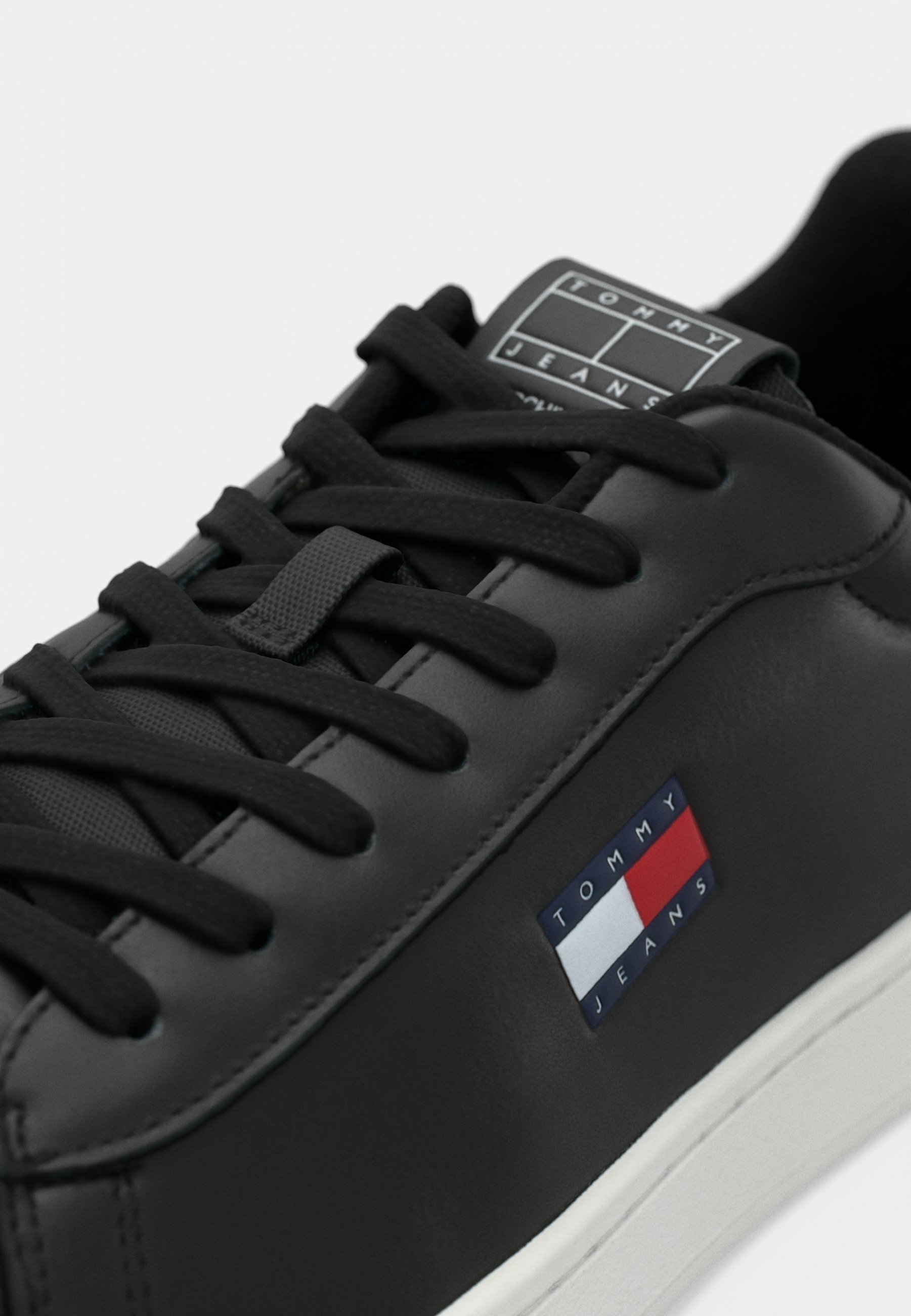 Tommy Jeans ARCHIVE COURT LEATHER EMBOSSED TRAINERS - Sneakers low