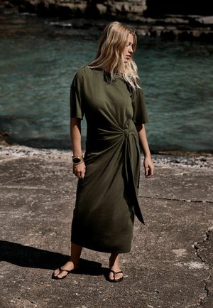 Next, TALL FIT - TIE WAIST MIDI T-SHIRT DRESS . - Jersey dress - khaki green
