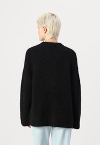 Selected Femme SLFGABELLA O NECK CAMP - Pulóver - black