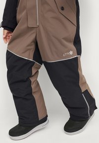 Áhkká OVERALL SOLID WASSERDICHT UND WATTIERT - Skioverall / Skidragter - braun
